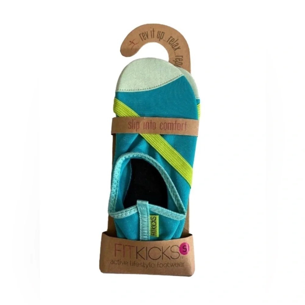 FitKicks Womens Small 5.5-6.5 Aqua Foldable Flats Travel Slip On Active Comfort‎